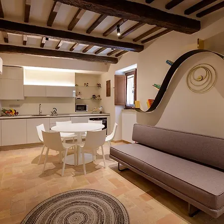 Perfetta Letizia Casa * Assisi